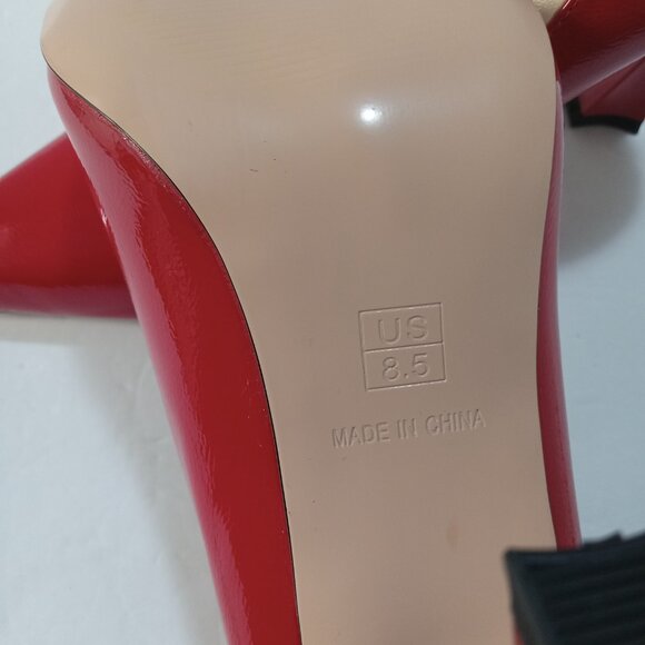 High Heels - Picture 4 of 7